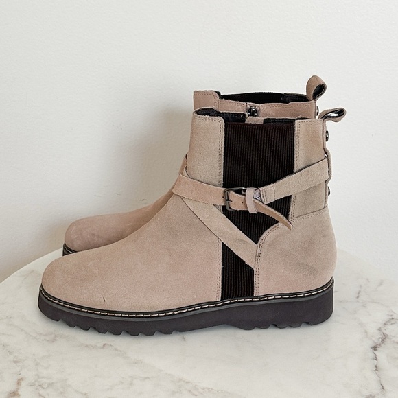 NEW Donald Pliner Suede Captain Bootie Mushroom Size 9.5 - Picture 4 of 7